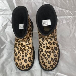 UGG NEW ANIMAL LEOPARD PRINT BOOTS SIZE 7